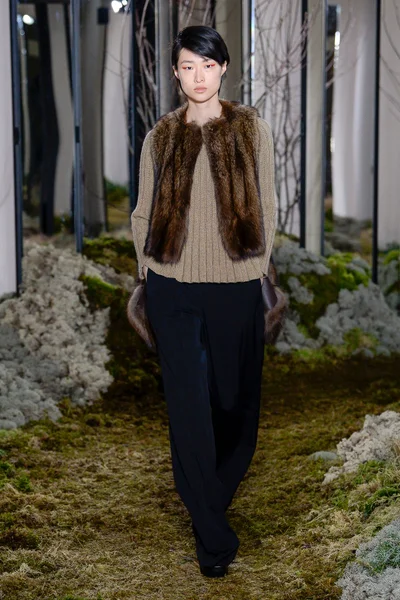 Look 18